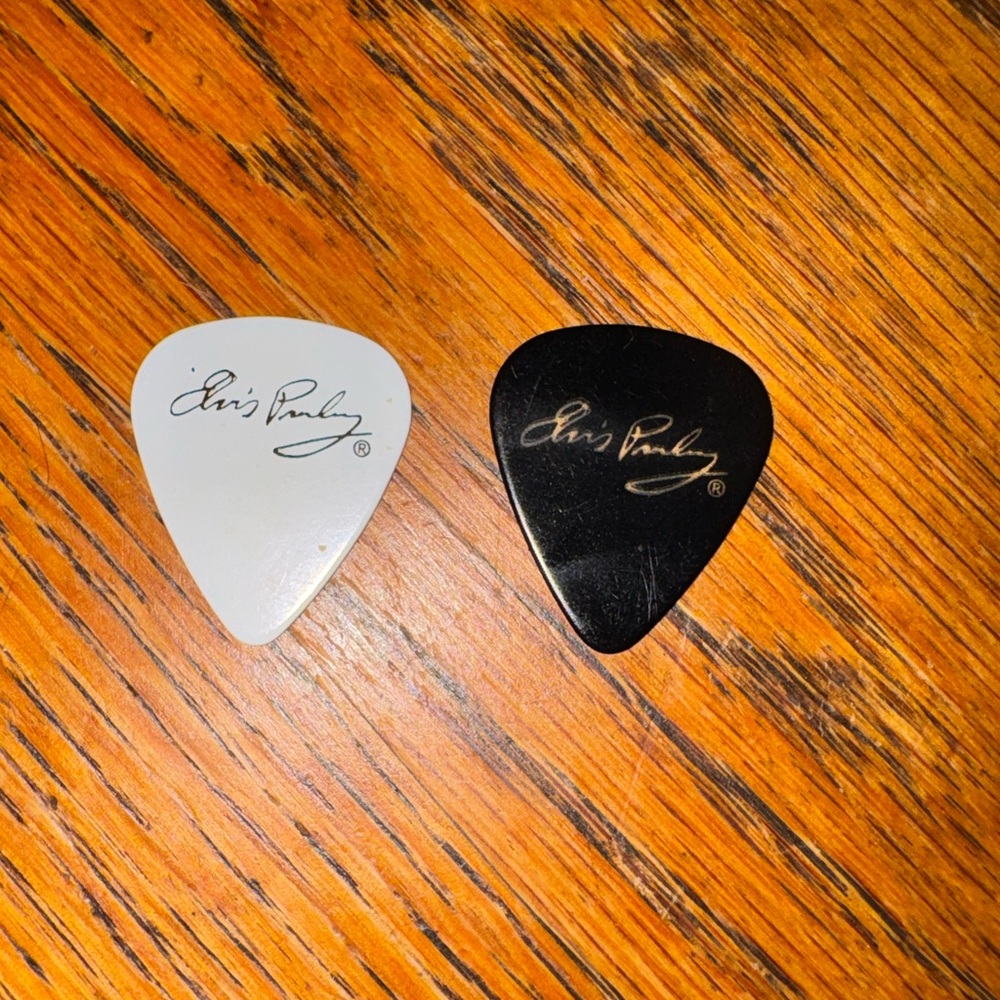 Elvis Presley Guitar Picks with Signature Design. Lot of 2, 1 white and 1 black